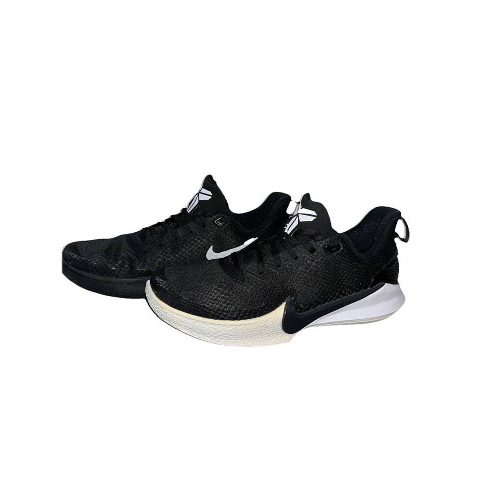 Size 8 - Nike Mamba Focus Black